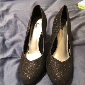 Heels SIZE 7.5